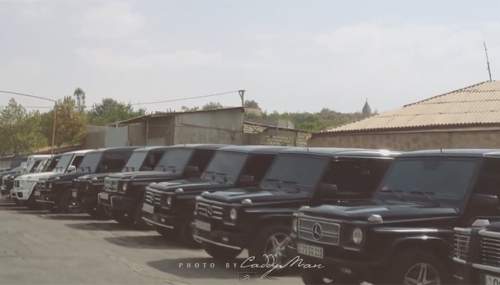 Dàn Mercedes-Benz G class siêu khủng trong đám cưới vùng quê