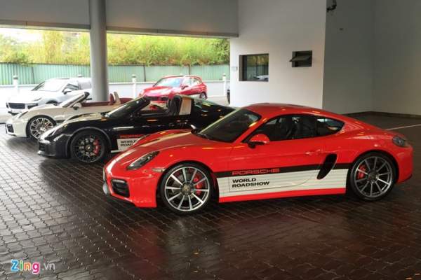 Dàn xe Porsche lạ mắt mới về Việt Nam