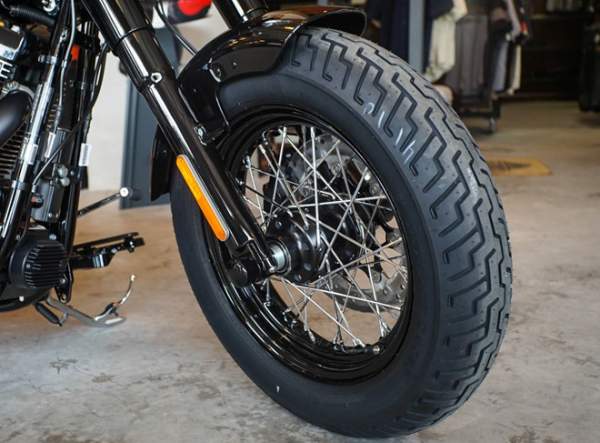 Môtô Harley phong cách bobber giá gần 1 tỷ đồng tại Việt Nam 7