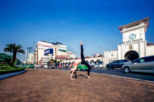 Phương Trinh Jolie tập yoga khắp Sài Gòn 24