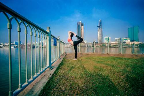 Phương Trinh Jolie tập yoga khắp Sài Gòn 36