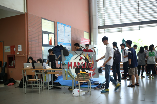 Học sinh cấp 3 háo hức tham gia hội chợ CLB kiểu nước ngoài 6