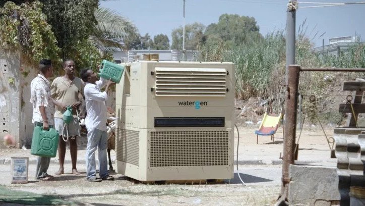 máy tạo nước từ không khí