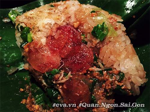 "Xôi nhà xác", món ăn rùng rợn nhưng đêm nào người Sài Gòn cũng xếp hàng đứng mua 24