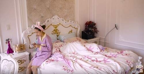 Kiếm tiền trăm triệu mỗi ngày, sao Việt ngủ trong căn phòng như thế nào? 33