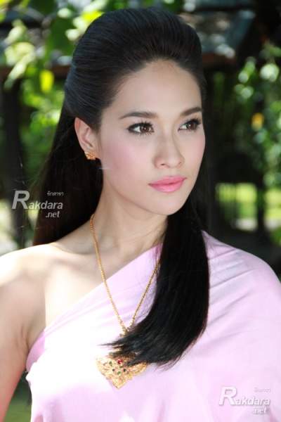 Người đẹp 35 tuổi này chính là "Nữ hoàng thị phi" làng giải trí Thái Lan 18