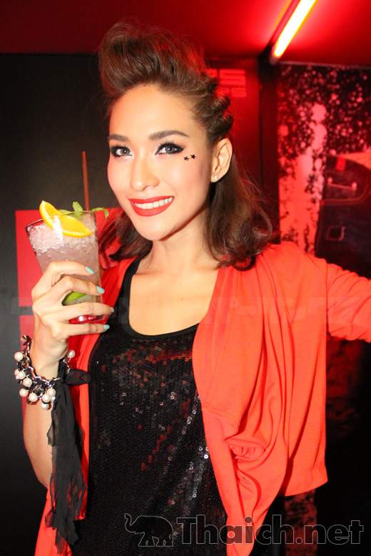 Người đẹp 35 tuổi này chính là "Nữ hoàng thị phi" làng giải trí Thái Lan 15