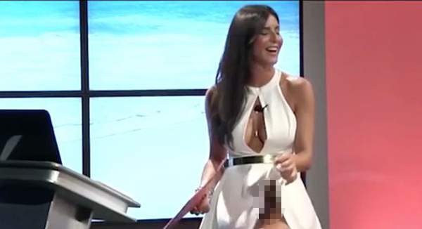 Nữ MC xinh đẹp Italy ê chề vì lộ quần chip ngay trên sóng truyền hình trực tiếp 6