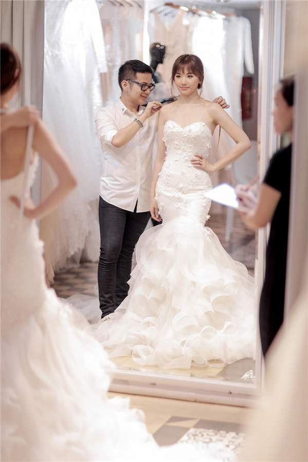 Bí mật đằng sau những mẫu váy cưới đẹp nức lòng của sao Việt 6