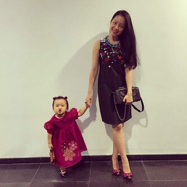 Con gái sao Việt bé tí nhưng đã "cực chảnh" với loạt túi điệu 21