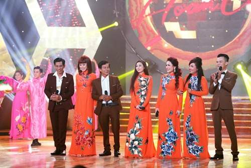 Tình tứ bên nhau, anh trai Thu Phương và "mẹ đơn thân" Vi Thảo cùng đạt giải 3 cuộc thi hát 54