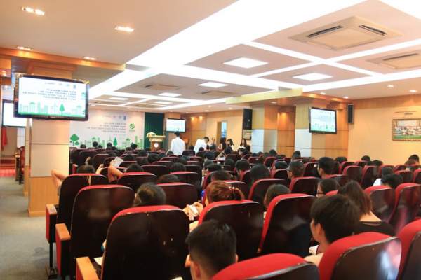 Hành trình Xanh “gõ cửa” trường Đại học Kinh tế Quốc dân tại Hà Nội