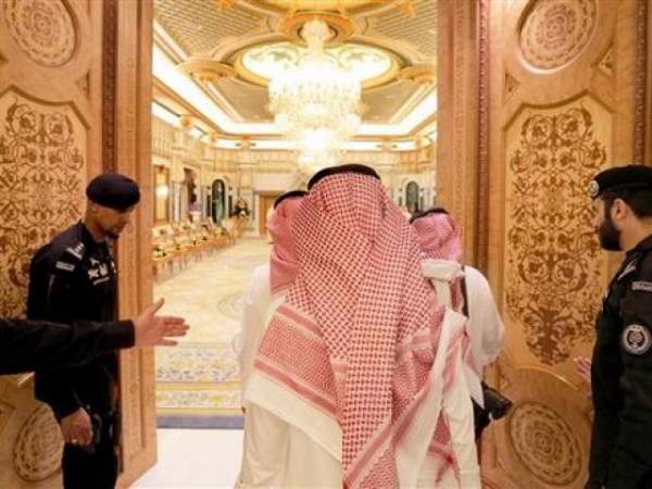 Vua Saudi mang 1.500 người, thuê trọn 2 khách sạn ở Moscow 4