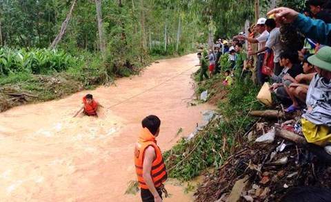 Nghệ An: Xả hồ thủy lợi lớn nhất, thêm 3 người chết và mất tích do nước lũ