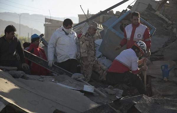 414 người chết, 6.500 bị thương vì động đất kinh hoàng ở Iran, Iraq 4