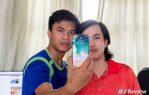 Face ID trên iPhone X lại bị "qua mặt" bởi 2 anh em người Việt có khuôn mặt khác nhau