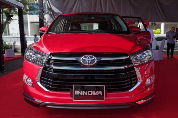 Cận cảnh Toyota Innova Venturer giá 855 triệu đồng 4