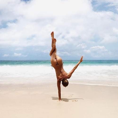 "Mỹ nhân yoga" đẹp phát hờn khi mặc bikini tập luyện 7