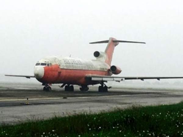 Xin máy bay Boeing 727-200 bị bỏ quên ở Nội Bài làm... giáo cụ 2