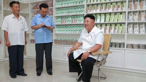 Điểm kỳ lạ trong những bức ảnh thị sát của nhà lãnh đạo Triều Tiên 6