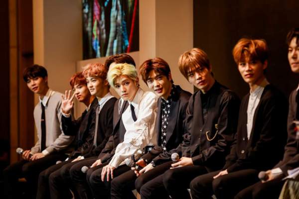 Nhóm nhạc thần tượng Hàn Quốc NCT 127 khiến fan Việt sướng rơn 8