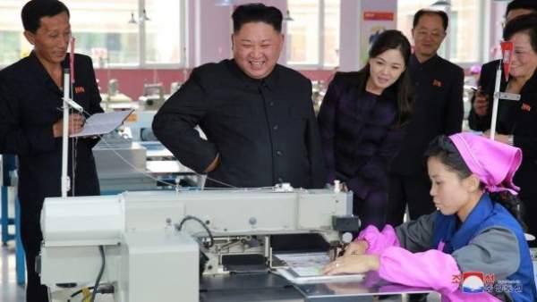 Điểm kỳ lạ trong những bức ảnh thị sát của nhà lãnh đạo Triều Tiên 11