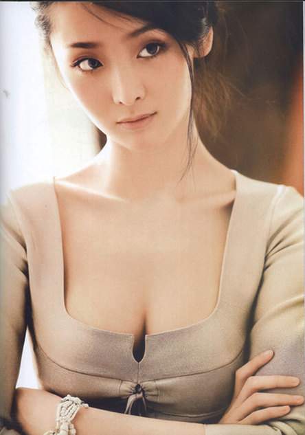 Bí mật vẻ hấp dẫn của "mỹ nữ 18" đóng vai phụ Hoàng Kim Giáp 3