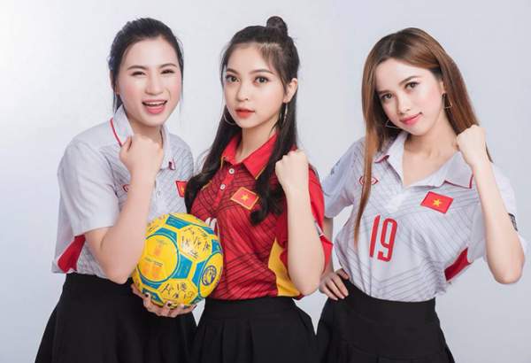Bạn gái Quang Hải làm điều cực đáng yêu cổ vũ U23 Việt Nam đá chung kết 7
