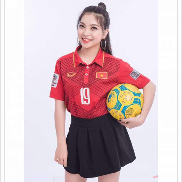 Bạn gái Quang Hải làm điều cực đáng yêu cổ vũ U23 Việt Nam đá chung kết 5