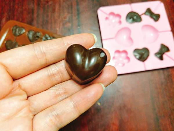 Chocolate trái tim tặng người thương ngày Valentine không khó làm như bạn nghĩ 8