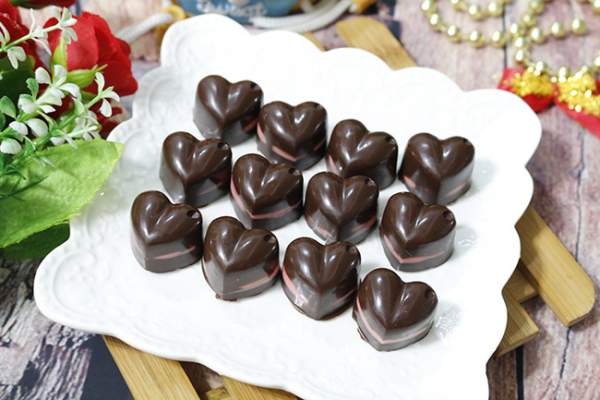 Chocolate trái tim tặng người thương ngày Valentine không khó làm như bạn nghĩ