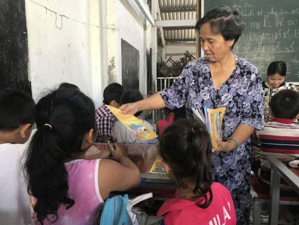Cô giáo 40 năm dạy chữ miễn phí cho trẻ nghèo 5