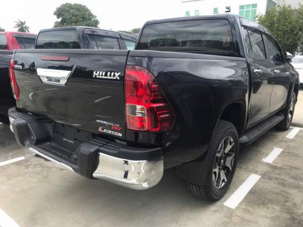 Toyota Hilux 2018 xuất hiện tại Malaysia mang phong cách của Toyota Tacoma 3