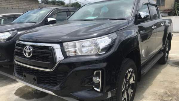 Toyota Hilux 2018 xuất hiện tại Malaysia mang phong cách của Toyota Tacoma