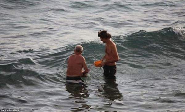 Hi hữu: Đang đi bơi, thai phụ bất ngờ đẻ rơi trên biển Đỏ