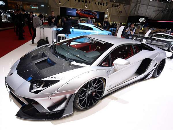 Lamborghini sẽ sản xuất Aventador cầu sau? 5