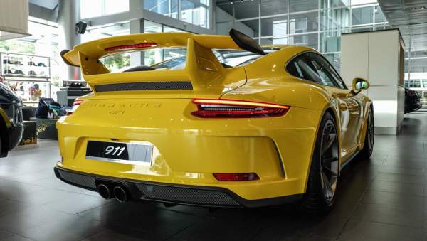 Đại gia Việt Nam ""rước"" siêu xe Porsche 911 GT3 2018 giá 11,06 tỷ đồng 3
