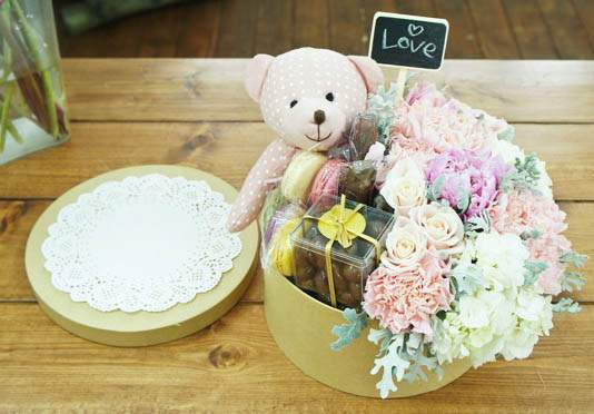 Cách làm hộp quà hoa và gấu siêu cute cho nàng ngày 8/3 thêm bất ngờ 12