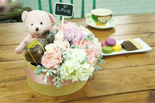 Cách làm hộp quà hoa và gấu siêu cute cho nàng ngày 8/3 thêm bất ngờ 10