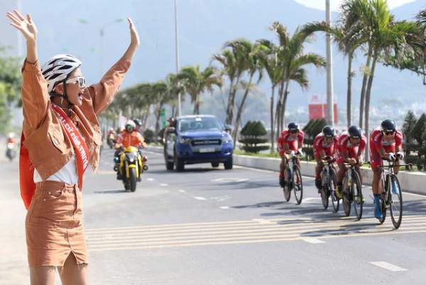 Anh Văn Hội Việt Mỹ TPHCM giữ được ngôi đầu đồng đội giải xe đạp xuyên Việt 2018 2