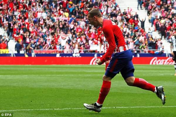 Torres cán mốc 100 bàn ở La Liga trong ngày Atletico đại thắng 8