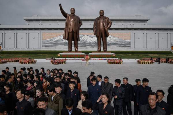 Triều Tiên bắn pháo hoa mừng sinh nhật cố lãnh tụ 10