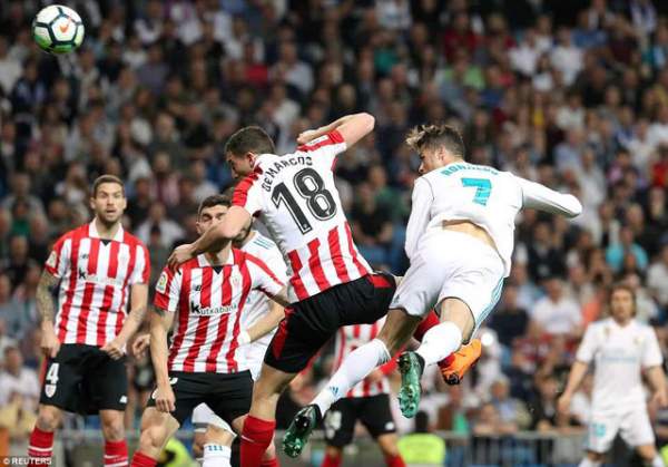 C.Ronaldo đánh gót ghi bàn, Real Madrid “hút chết” trước Bilbao 4