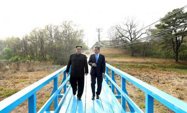 "Giải mã" cuộc trò chuyện không được thu âm của lãnh đạo Hàn - Triều 2