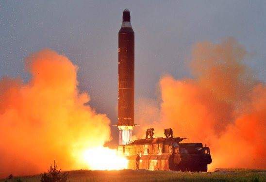 Báo Nhật Bản: Triều Tiên đồng ý phá hủy tên lửa liên lục địa