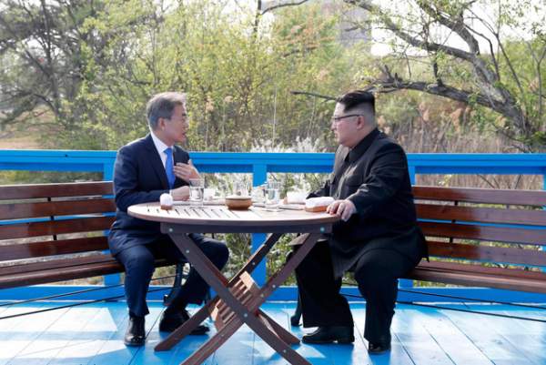Ông Kim Jong-un có thể đã kể chuyện gia đình với Tổng thống Hàn Quốc