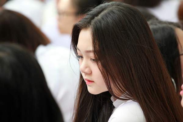 Những nữ sinh xinh đẹp tỏa sáng trong lễ bế giảng THPT Phan Đình Phùng 3