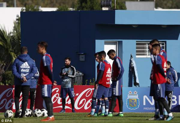 Messi hội quân cùng Argentina, chuẩn bị cho World Cup 2018