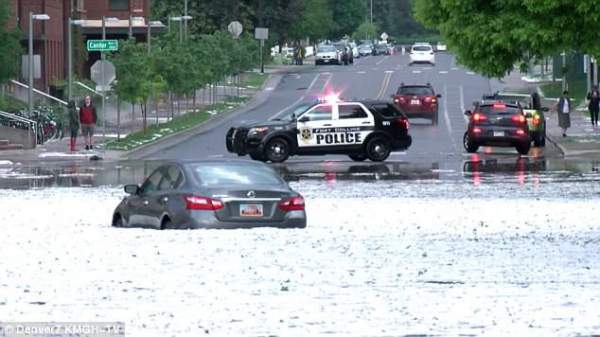Đường phố Mỹ thành "sông" sau mưa lớn 4