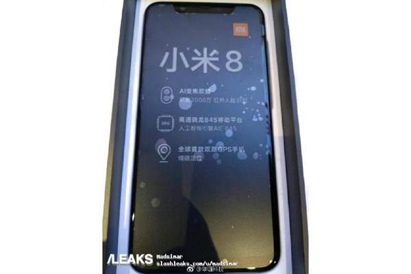 Xiaomi Mi 8 lộ kiểu dáng thiết kế giống hệt iPhone X 2